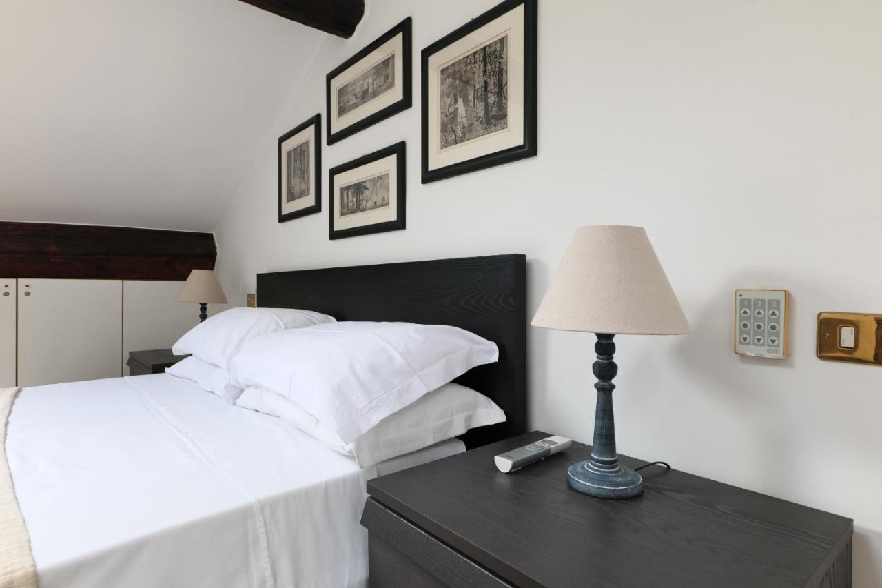 Elegant P.Venezia Attic Apartment Милано Екстериор снимка
